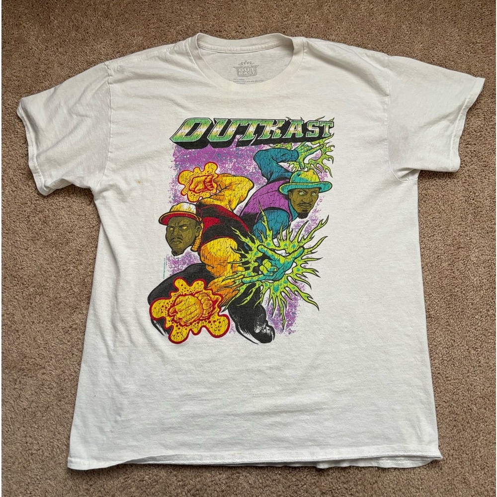Vintage OutKast Graphic Tee Shirt For Men Size Large in Good Condition